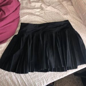 Lulu Lemon black skirt